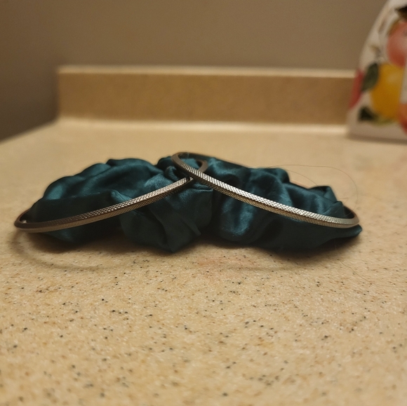 Two bracelets - Picture 3 of 3